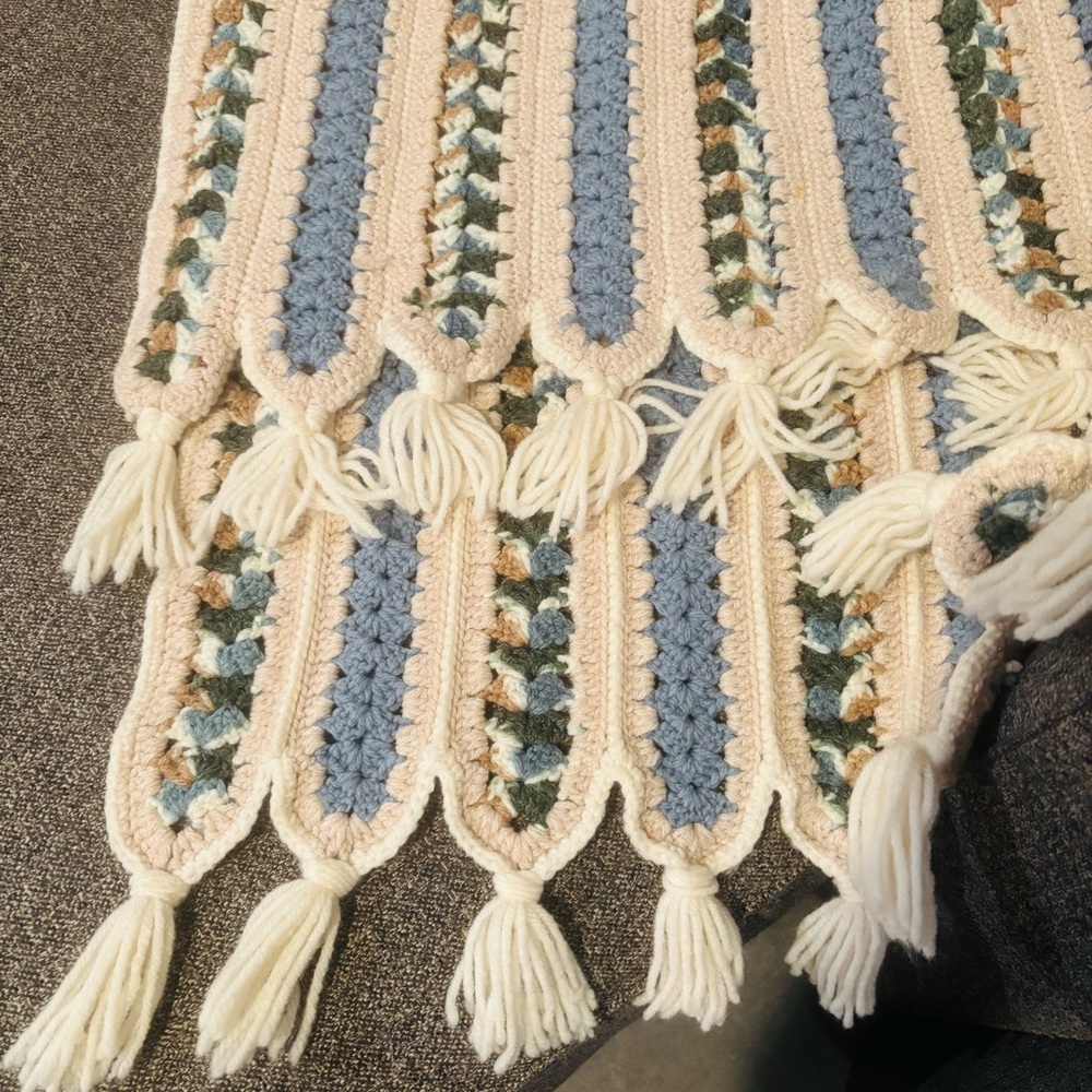 Homemade Afghan Throw in EUC